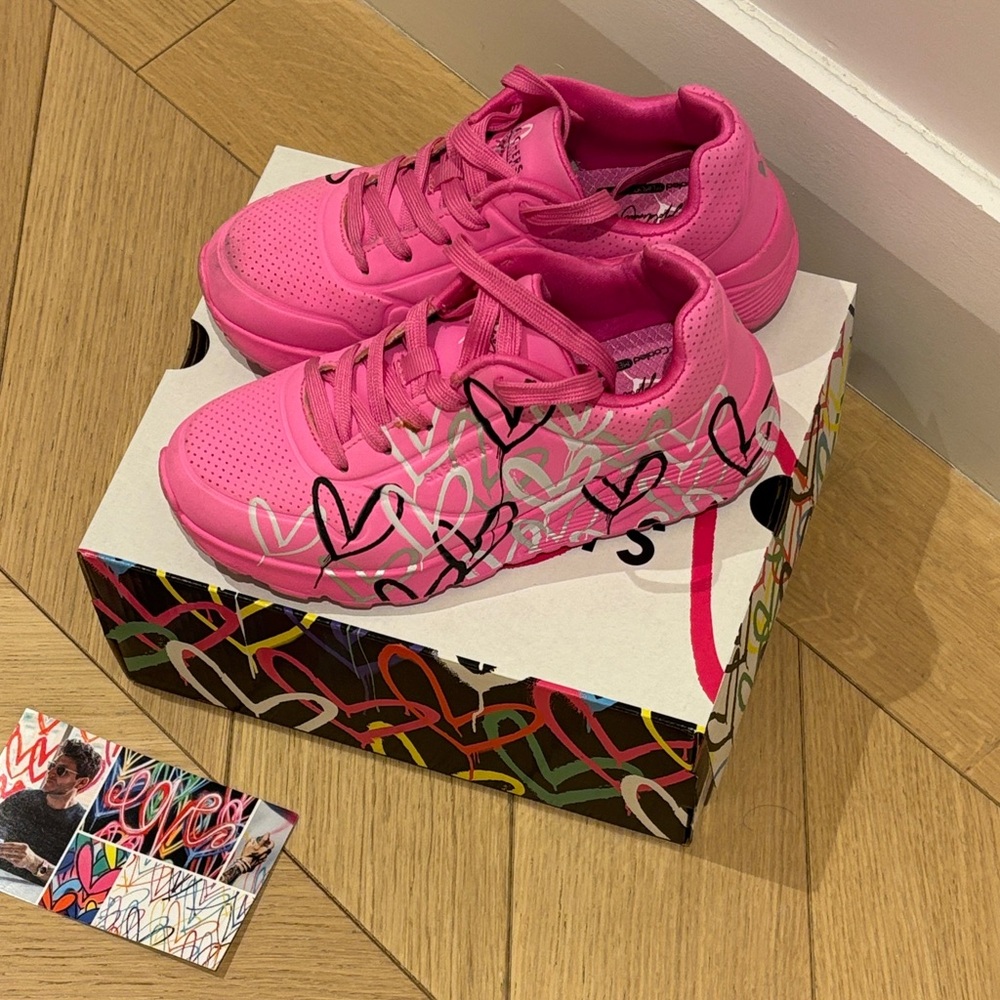 Skechers Bright Pink Heart-Graphic Kids Sneakers